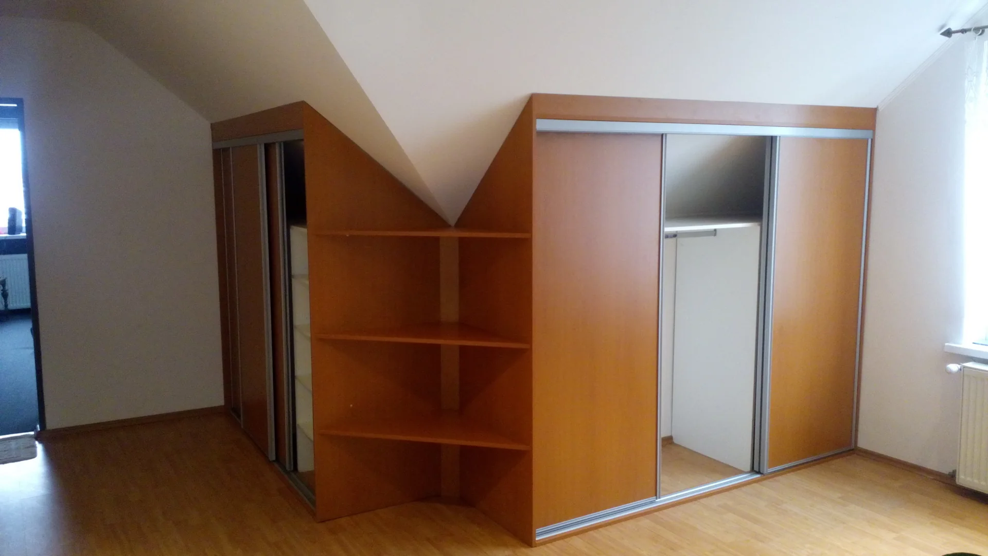 Úložný priestor pod šikminou – MS Door